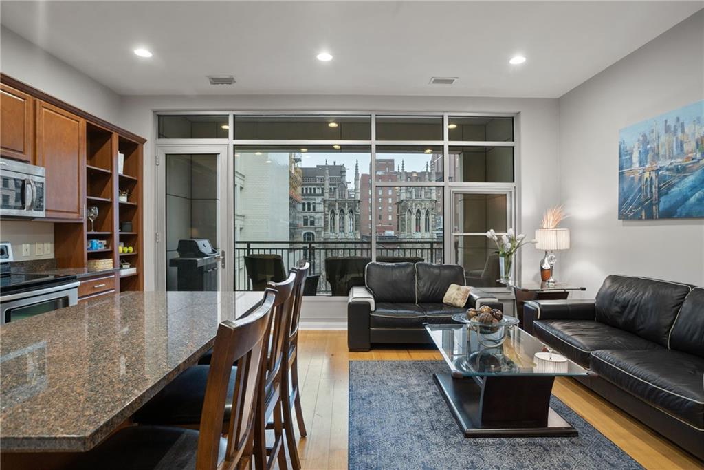 301 Fifth Avenue, Unit 511 Pittsburgh, PA 15222 - Photo 5 of 25