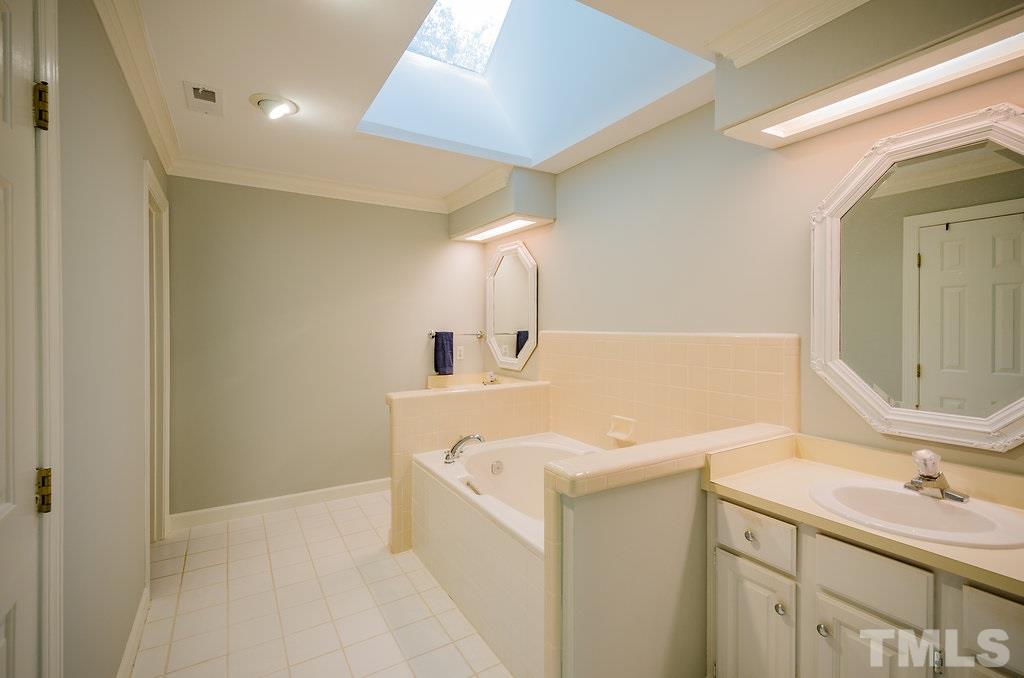 8212 Pepperidge Court Raleigh, NC 27615 - Photo 15 of 25 Gallery Image 15