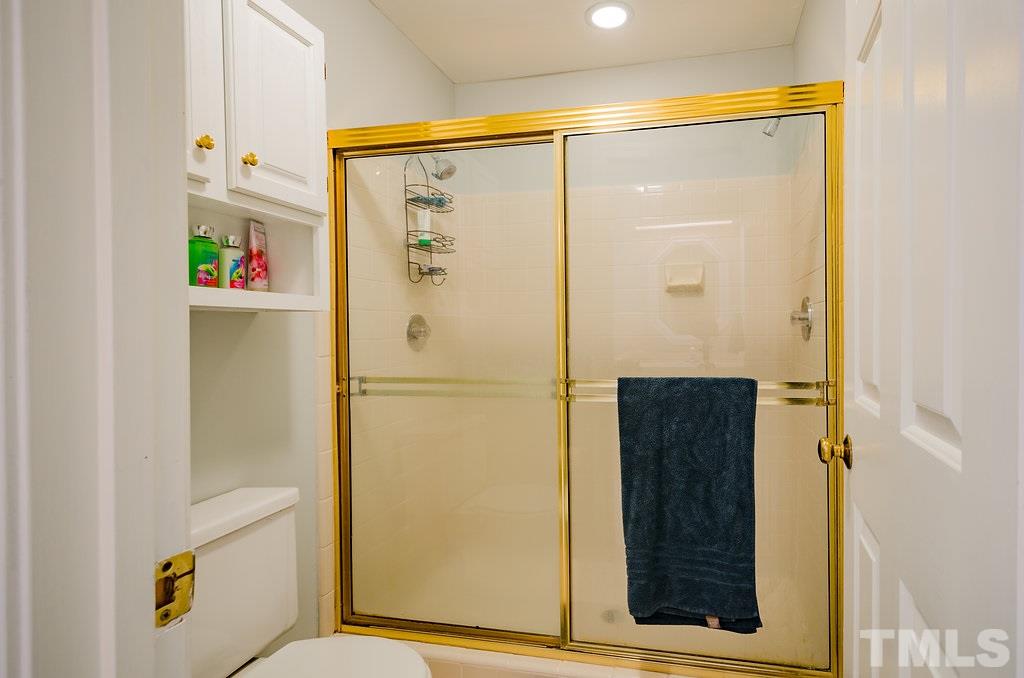 8212 Pepperidge Court Raleigh, NC 27615 - Photo 16 of 25 Gallery Image 16