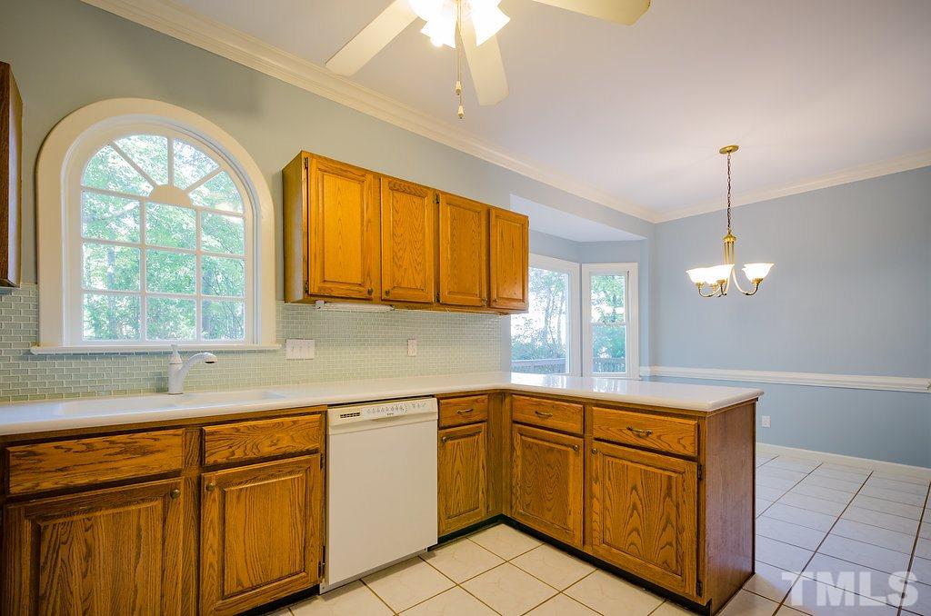 8212 Pepperidge Court Raleigh, NC 27615 - Photo 8 of 25 Gallery Image 8