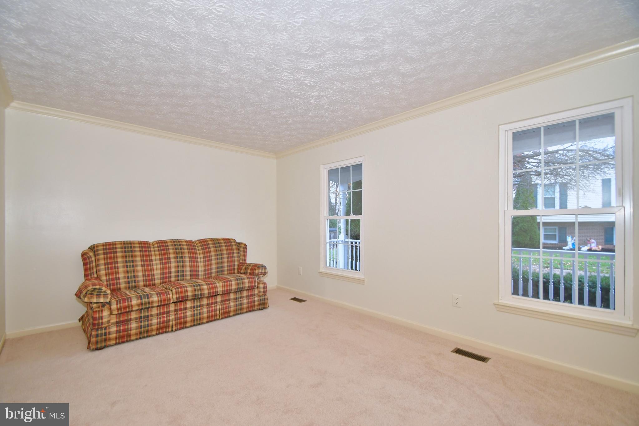 8715 Ridgelys Choice Drive Baltimore, MD 21236 - Photo 5 of 24 Living room