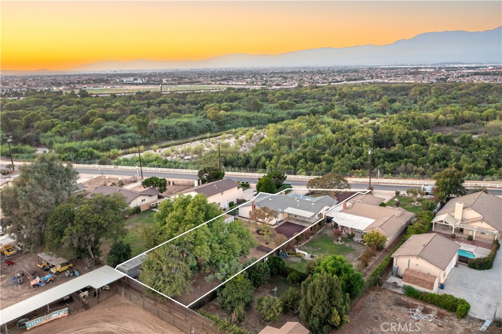 an aerial view of multiple house