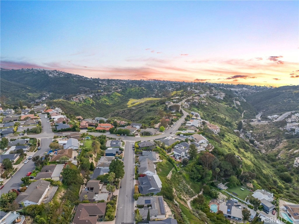 3019 Cresta Way Laguna Beach, CA 92651 - Photo 22 of 24
