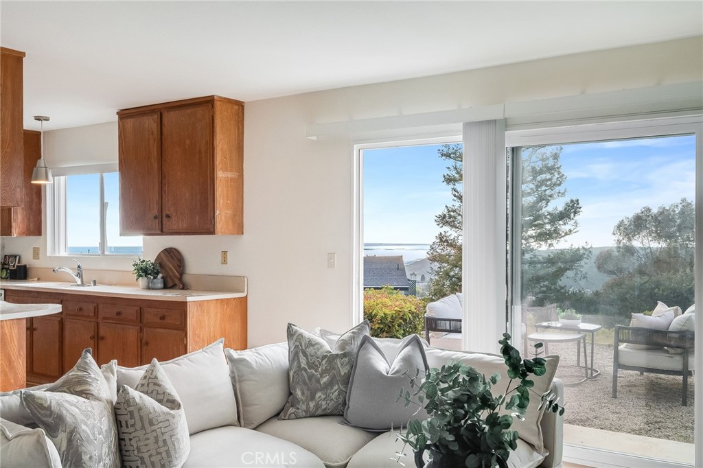 3019 Cresta Way Laguna Beach, CA 92651 - Photo 8 of 24