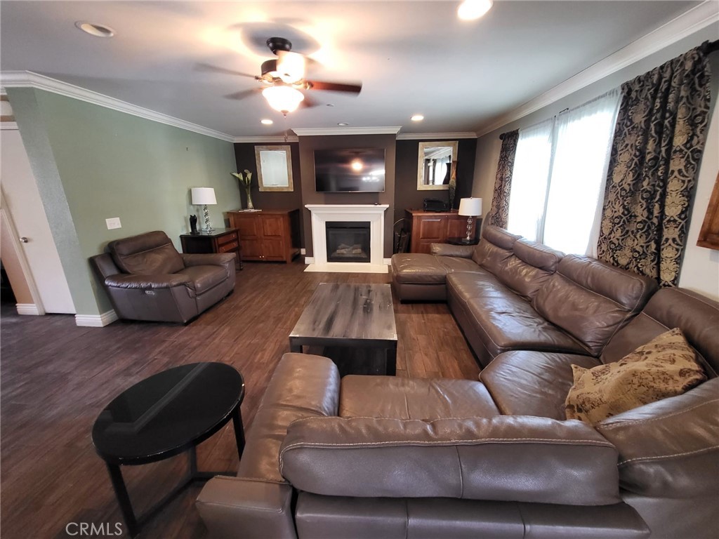 3060 Emerald Lane Lancaster, CA 93535 - Photo 5 of 6