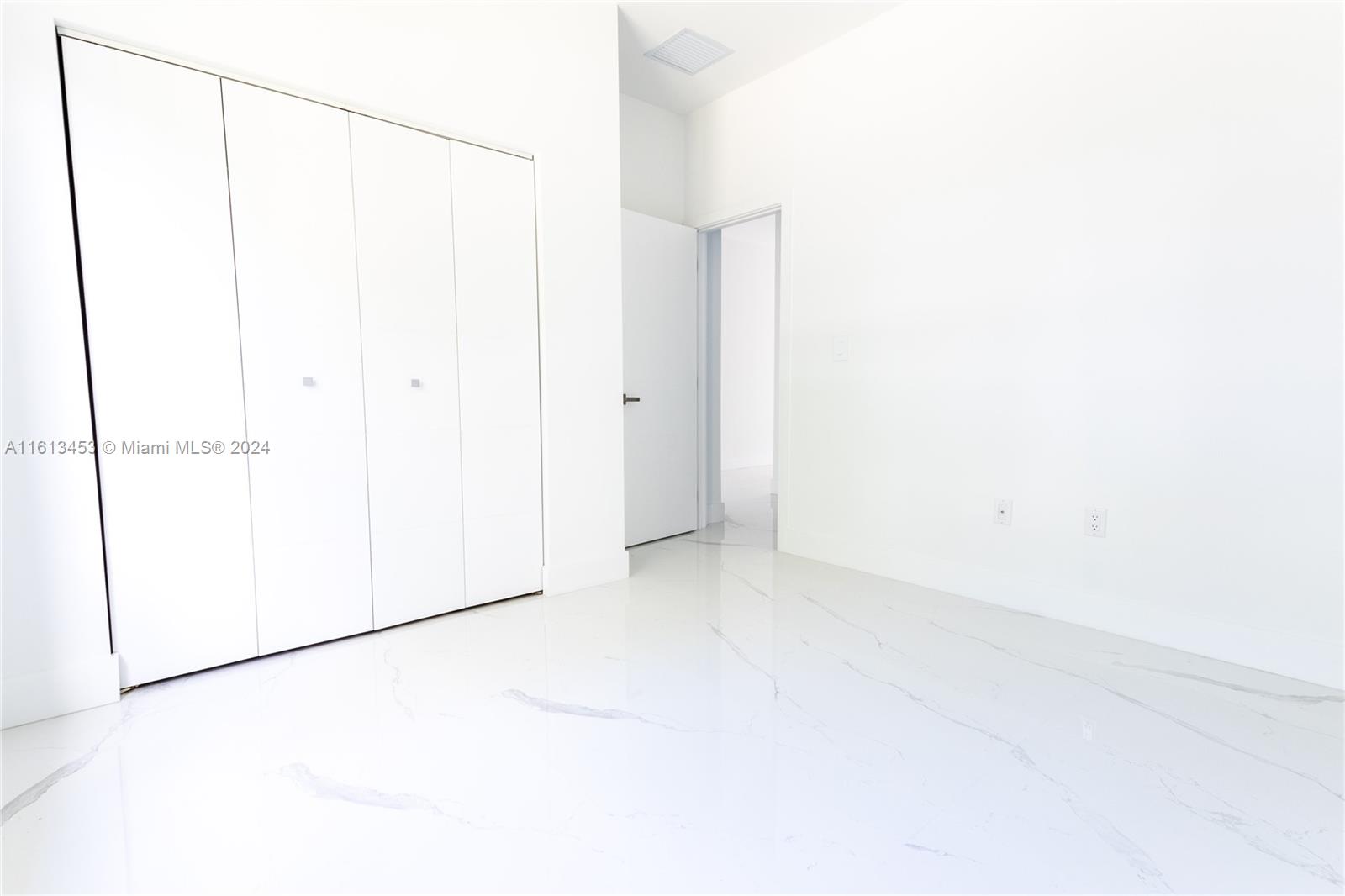 16331 Southwest 60th Terrace Miami, FL 33193 - Photo 16 of 27 Gallery Image 16