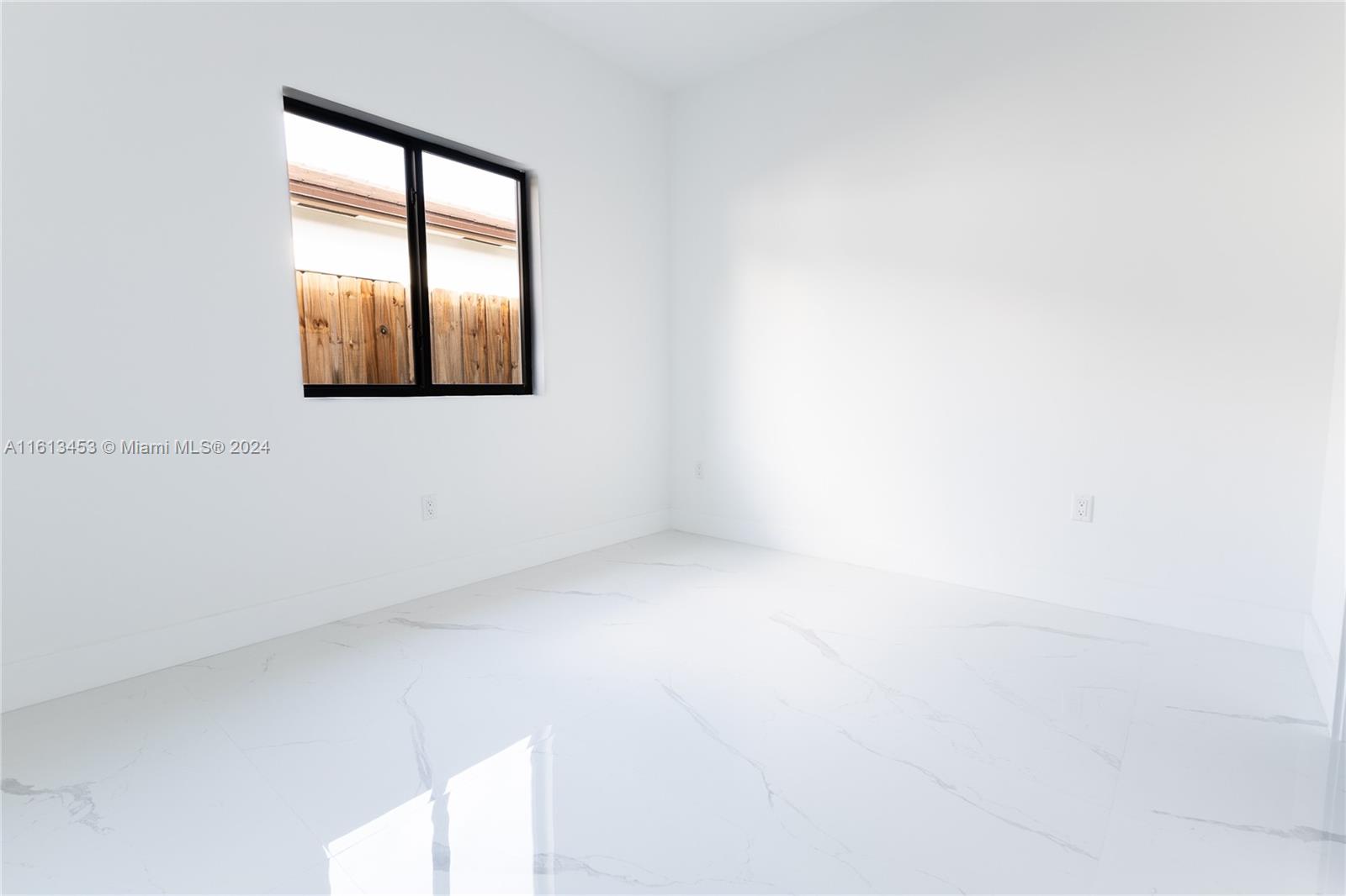16331 Southwest 60th Terrace Miami, FL 33193 - Photo 18 of 27 Gallery Image 18