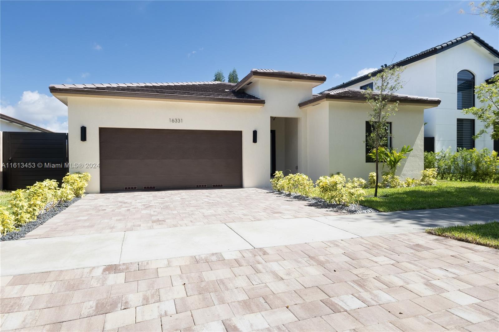 16331 Southwest 60th Terrace Miami, FL 33193 - Photo 2 of 27 Gallery Image 2