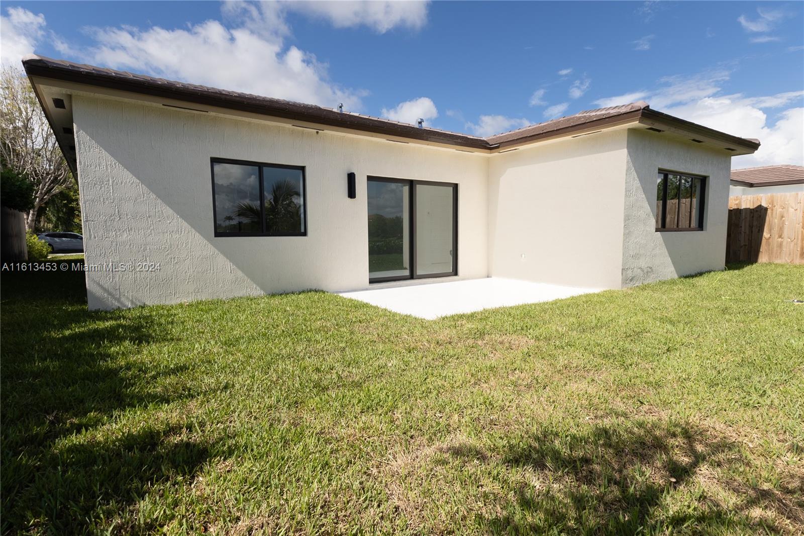 16331 Southwest 60th Terrace Miami, FL 33193 - Photo 25 of 27 Gallery Image 25