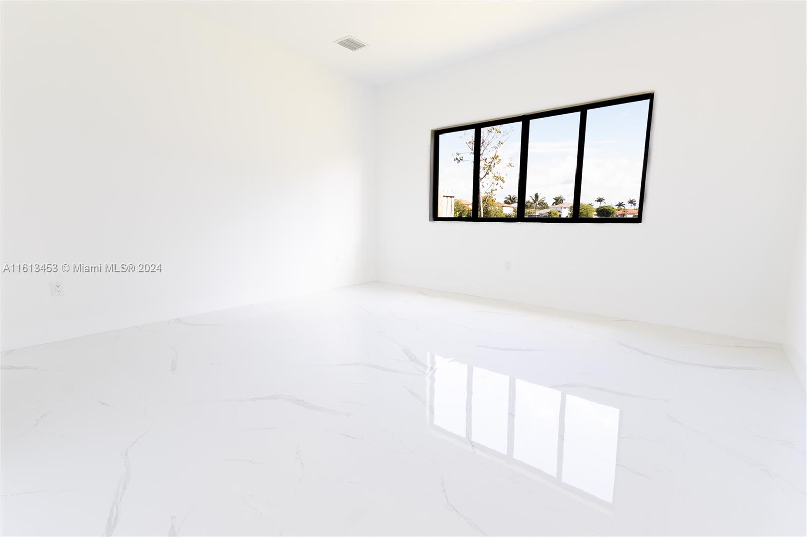 16331 Southwest 60th Terrace Miami, FL 33193 - Photo 6 of 27 Gallery Image 6