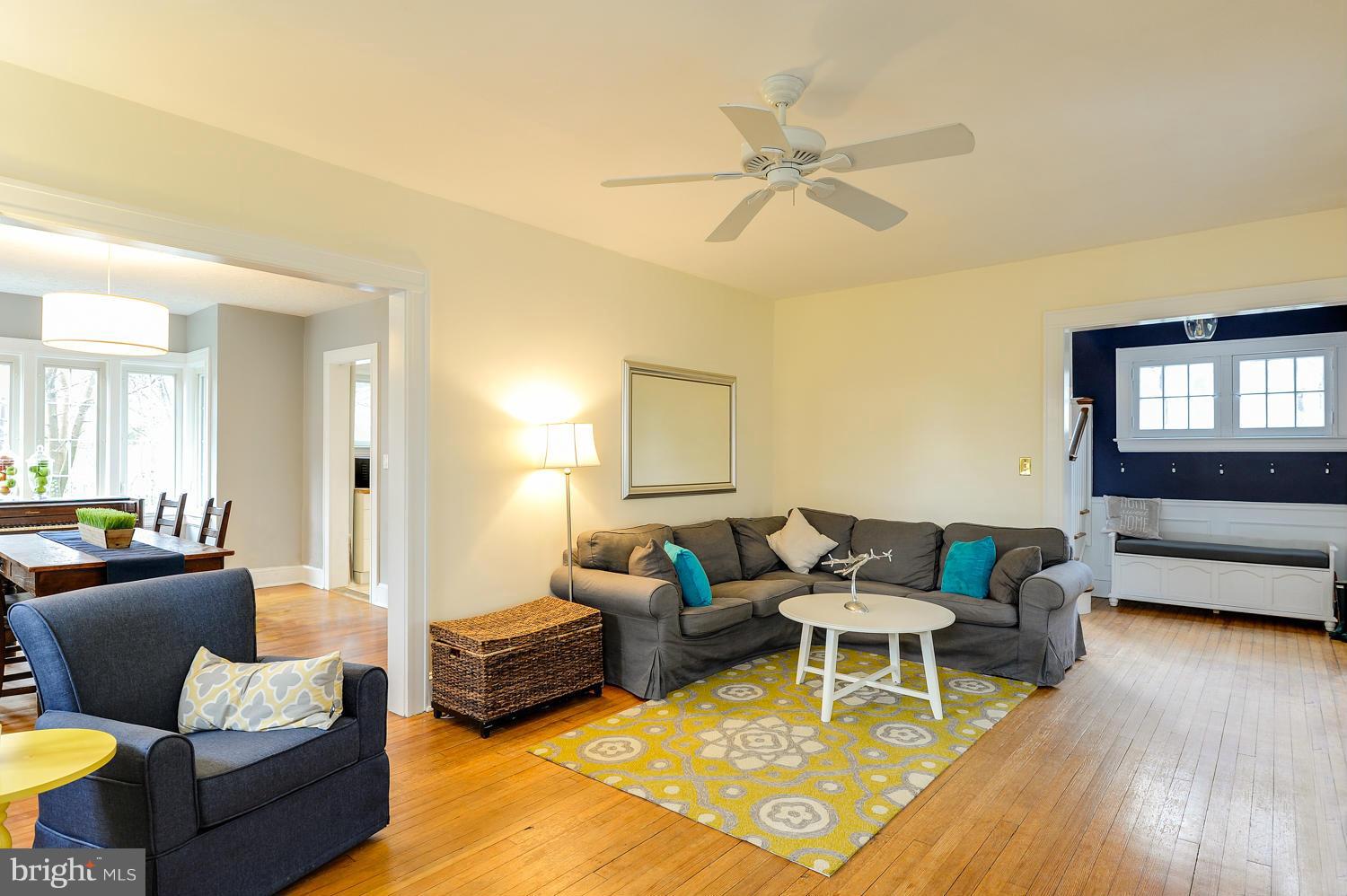 413 Hollen Road Baltimore, MD 21212 - Photo 10 of 29 Living Room