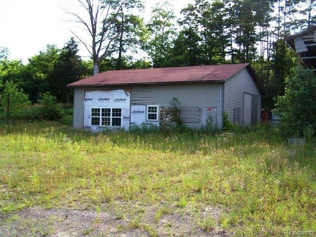 9055 Hartland Road Fenton, MI 48430 - Photo 1 of 1 35x55 Building