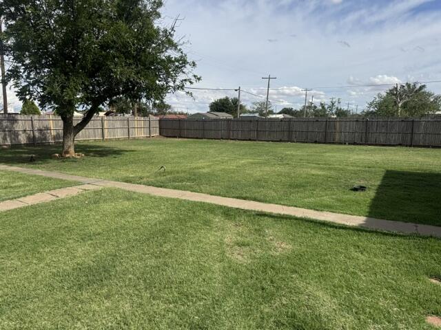 1208 Main Ralls, TX 79357 - Photo 19 of 20 IMG_0664