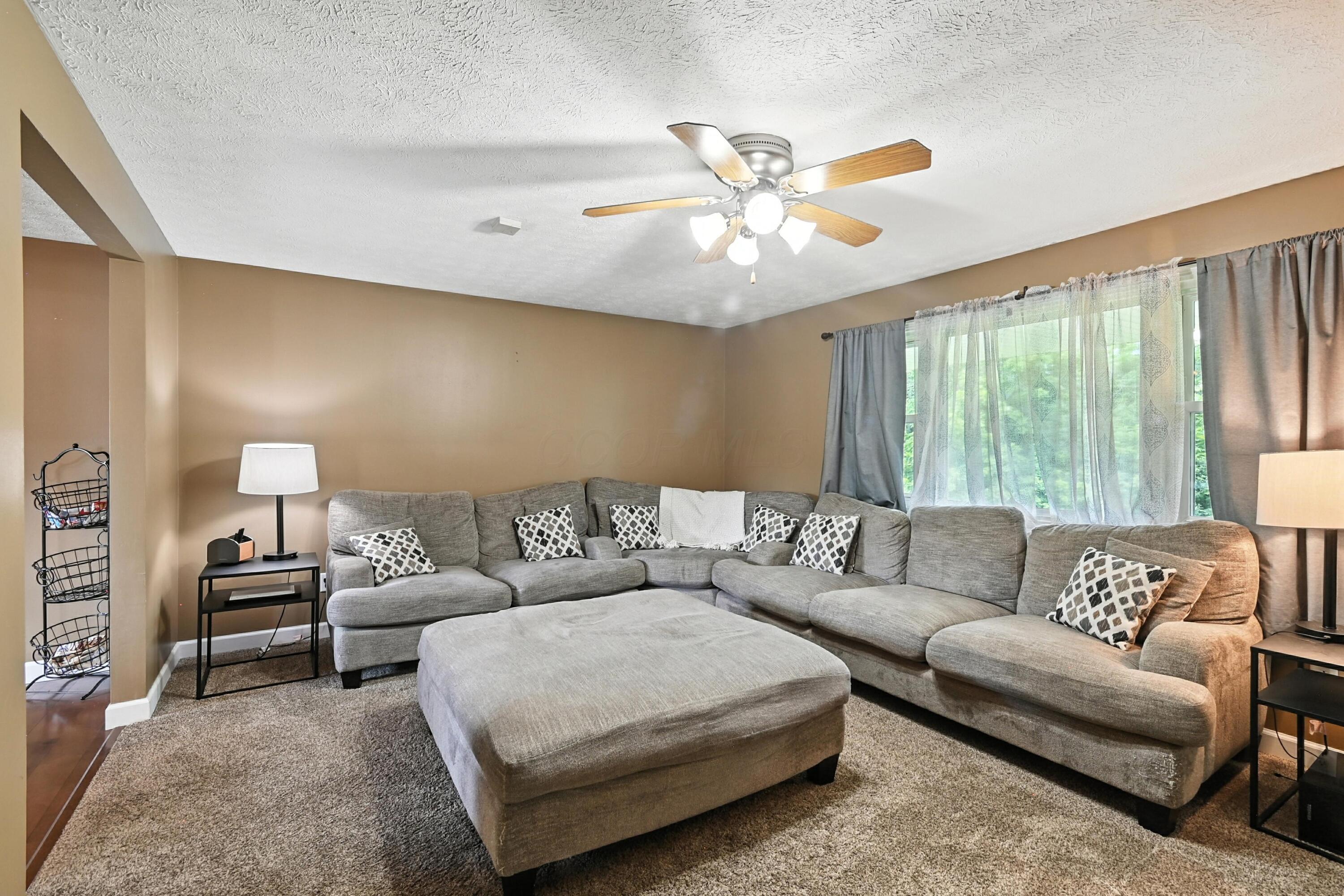 1585 Beal Road Mansfield, OH 44903 - Photo 4 of 37 CAT_7896