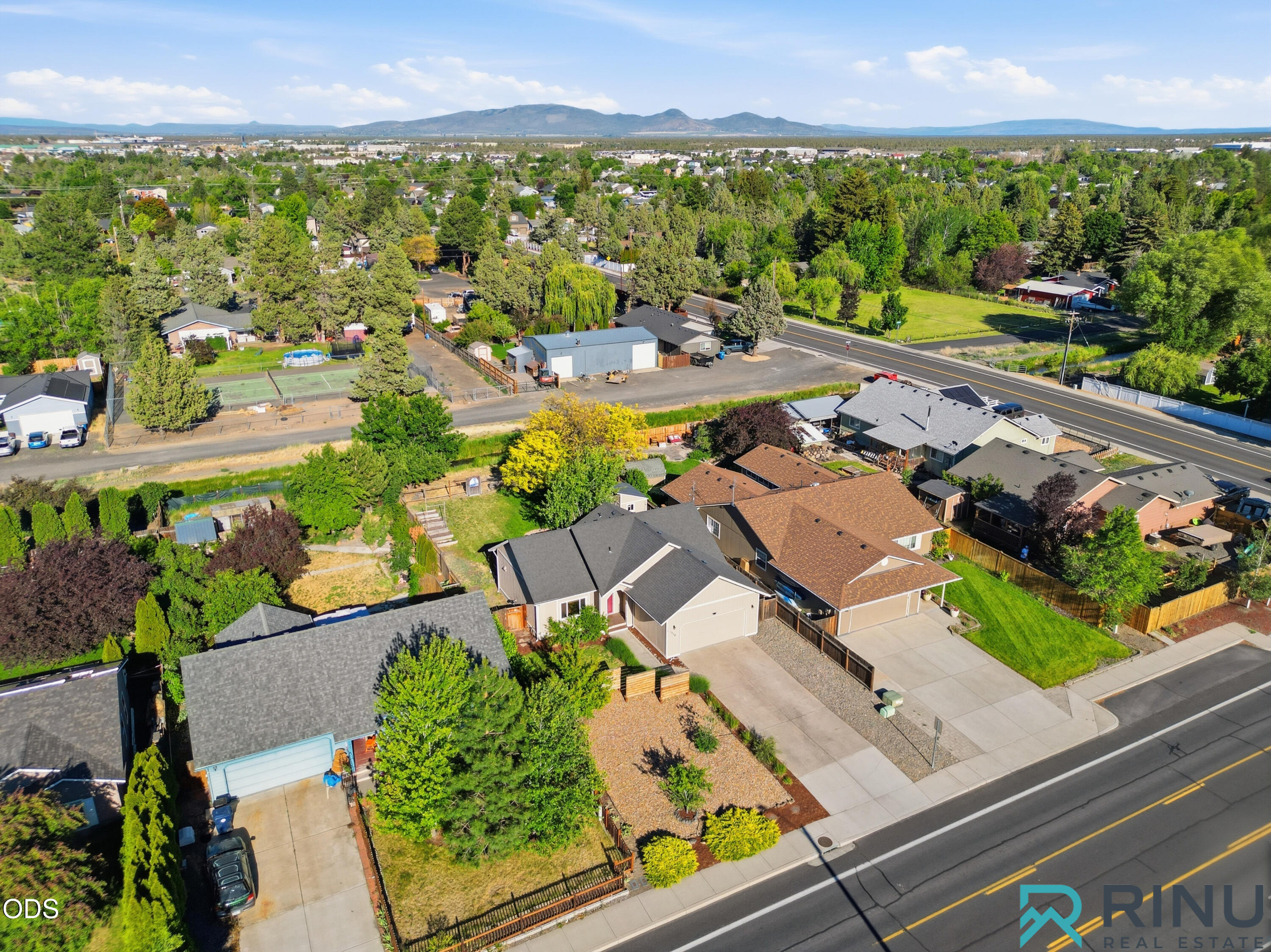 1810 Southwest 27th Street Redmond, OR 97756 - Photo 44 of 53