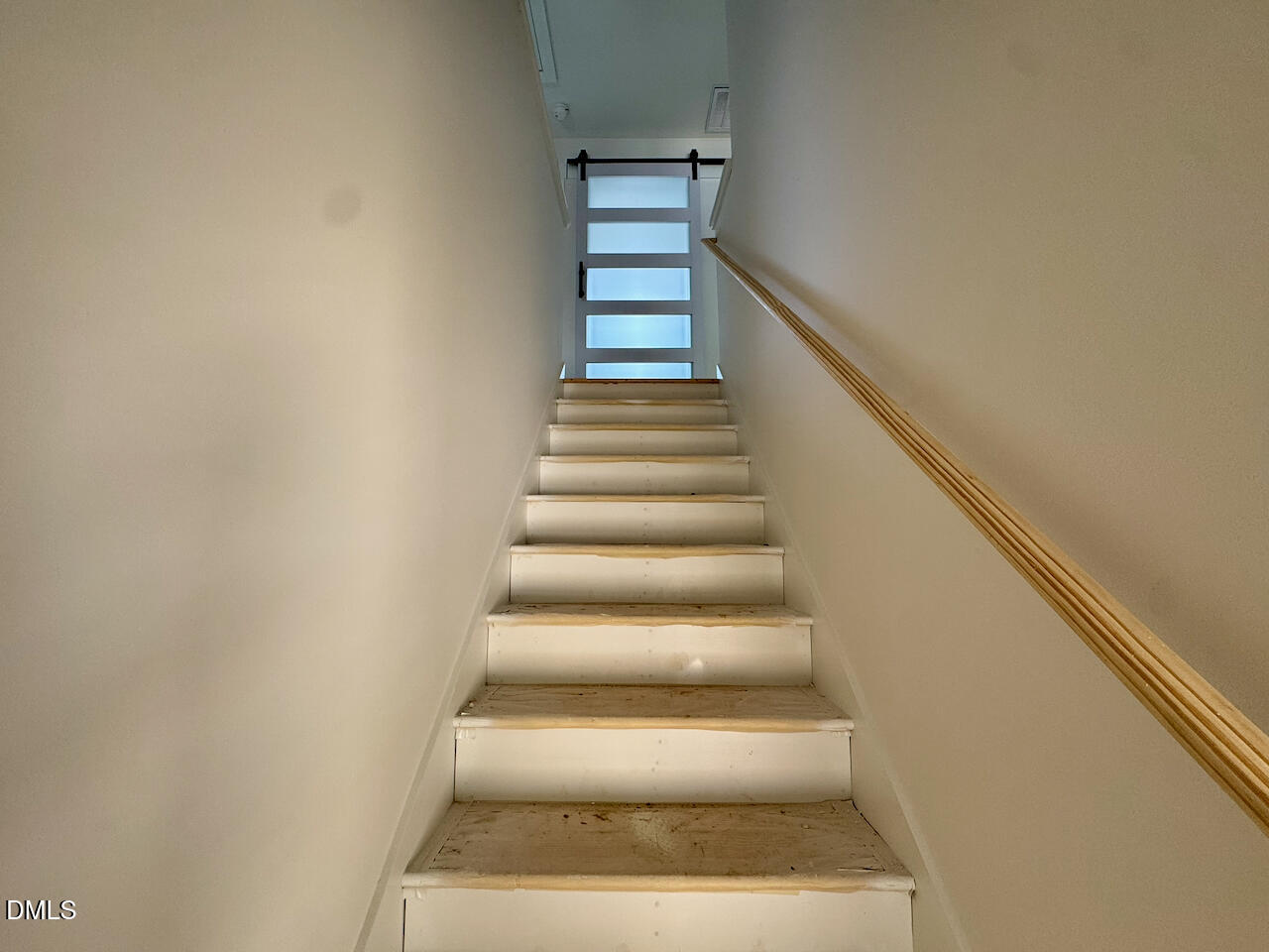 220 George Street Four Oaks, NC 27524 - Photo 24 of 48 Stairway