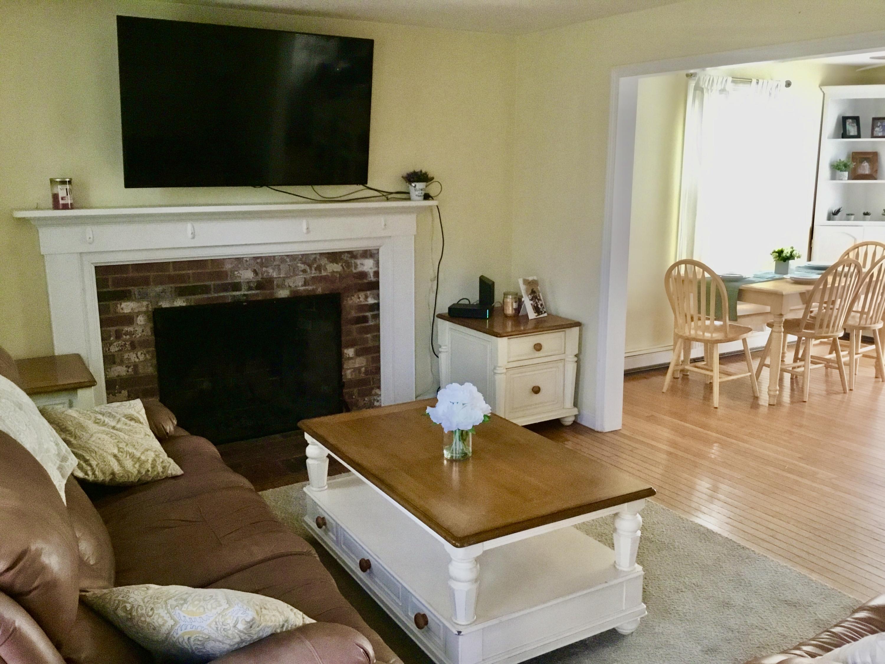 6 Ridge Top Kitchen Living Room