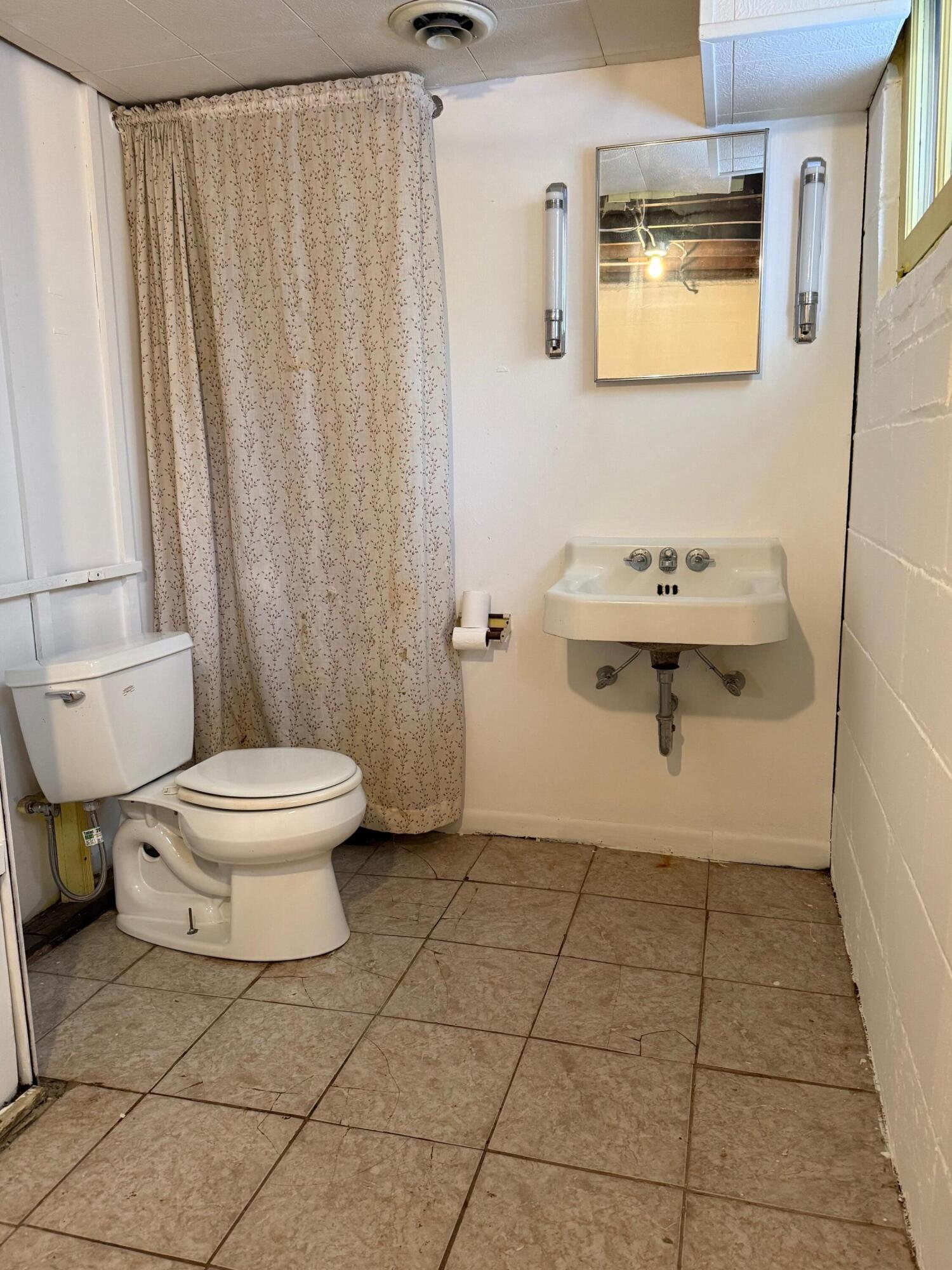 2129 South 31st Street Milwaukee, WI 53215 - Photo 54 of 57 Bath in Basement