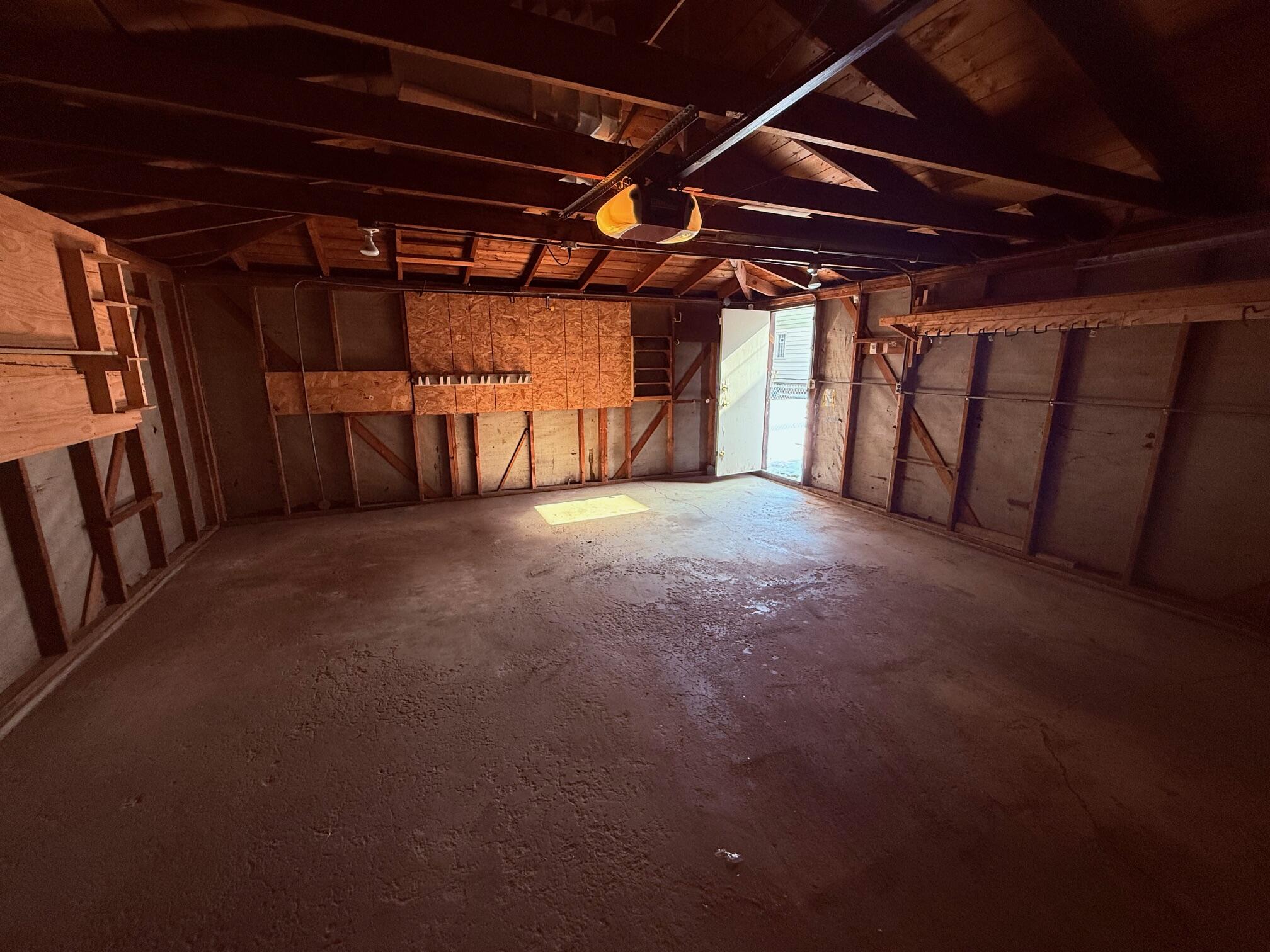 2129 South 31st Street Milwaukee, WI 53215 - Photo 8 of 57 2.5 car Garage