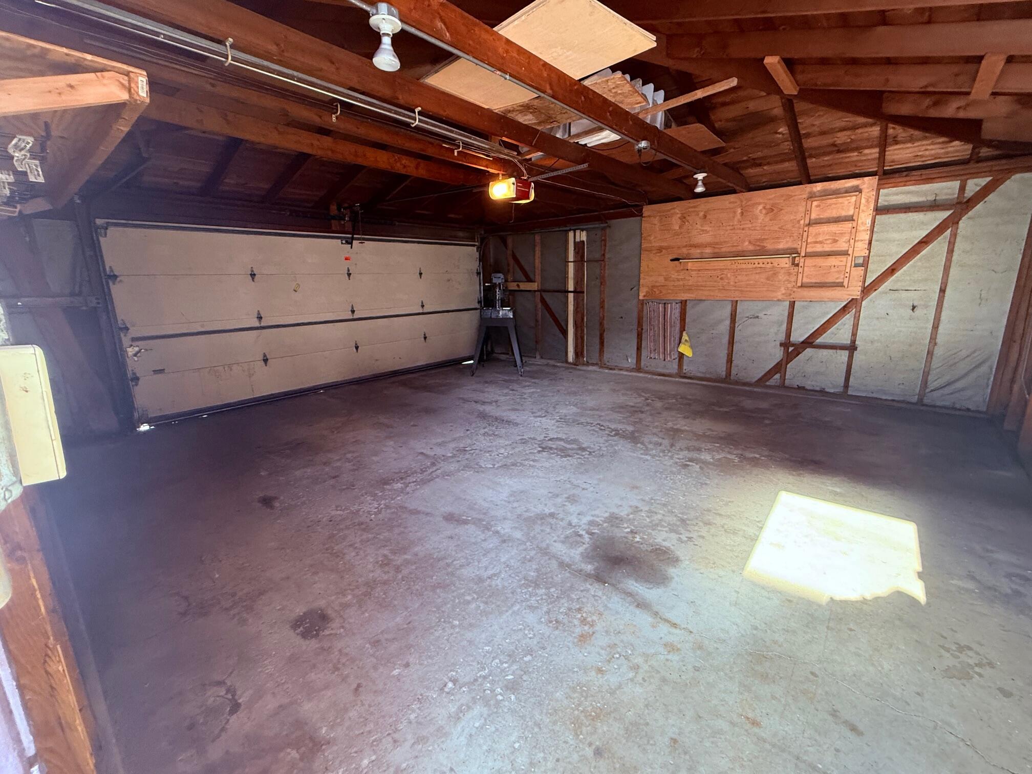 2129 South 31st Street Milwaukee, WI 53215 - Photo 9 of 57 2.5 car garage