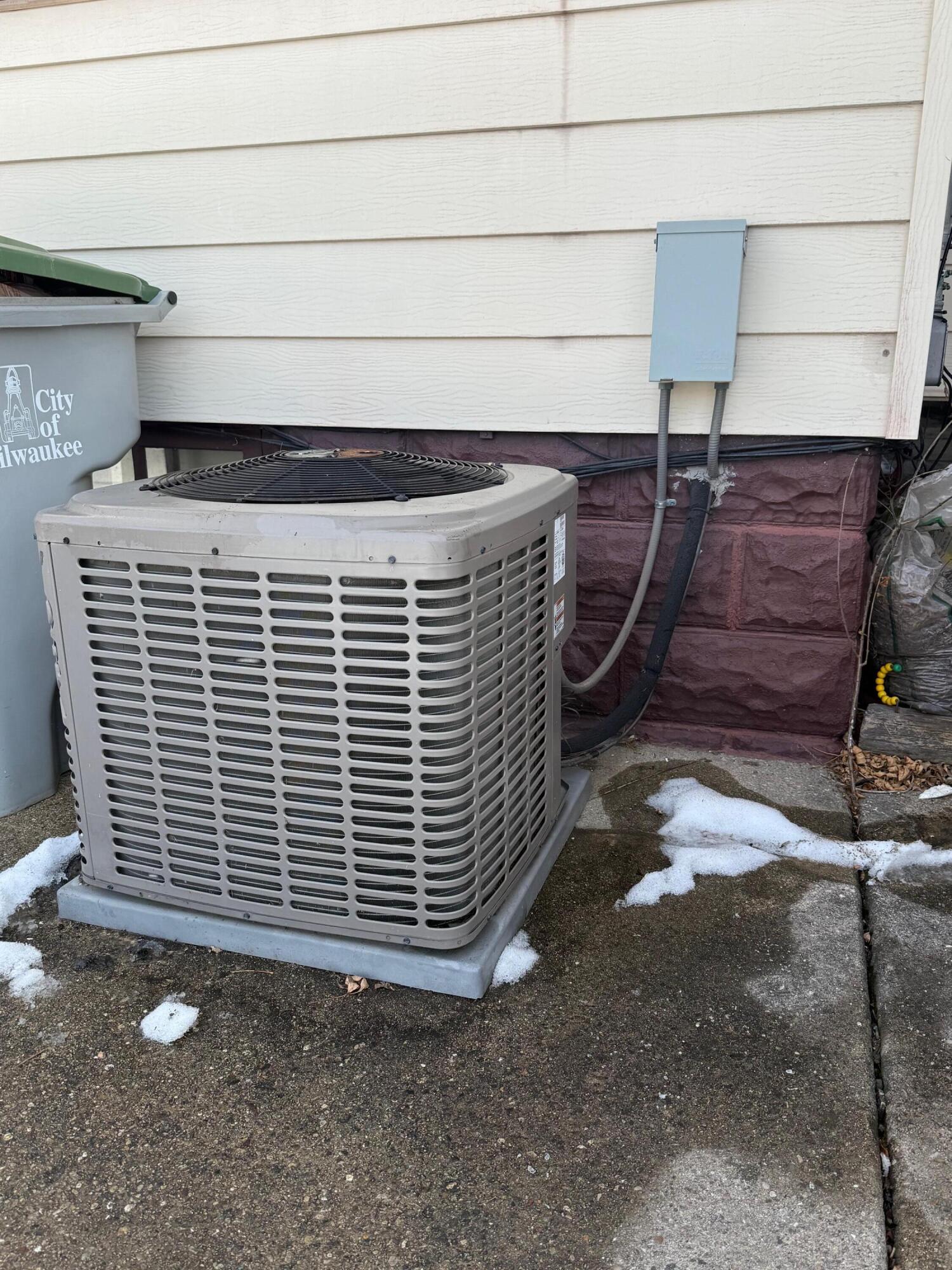 2129 South 31st Street Milwaukee, WI 53215 - Photo 10 of 57 Central Air unit