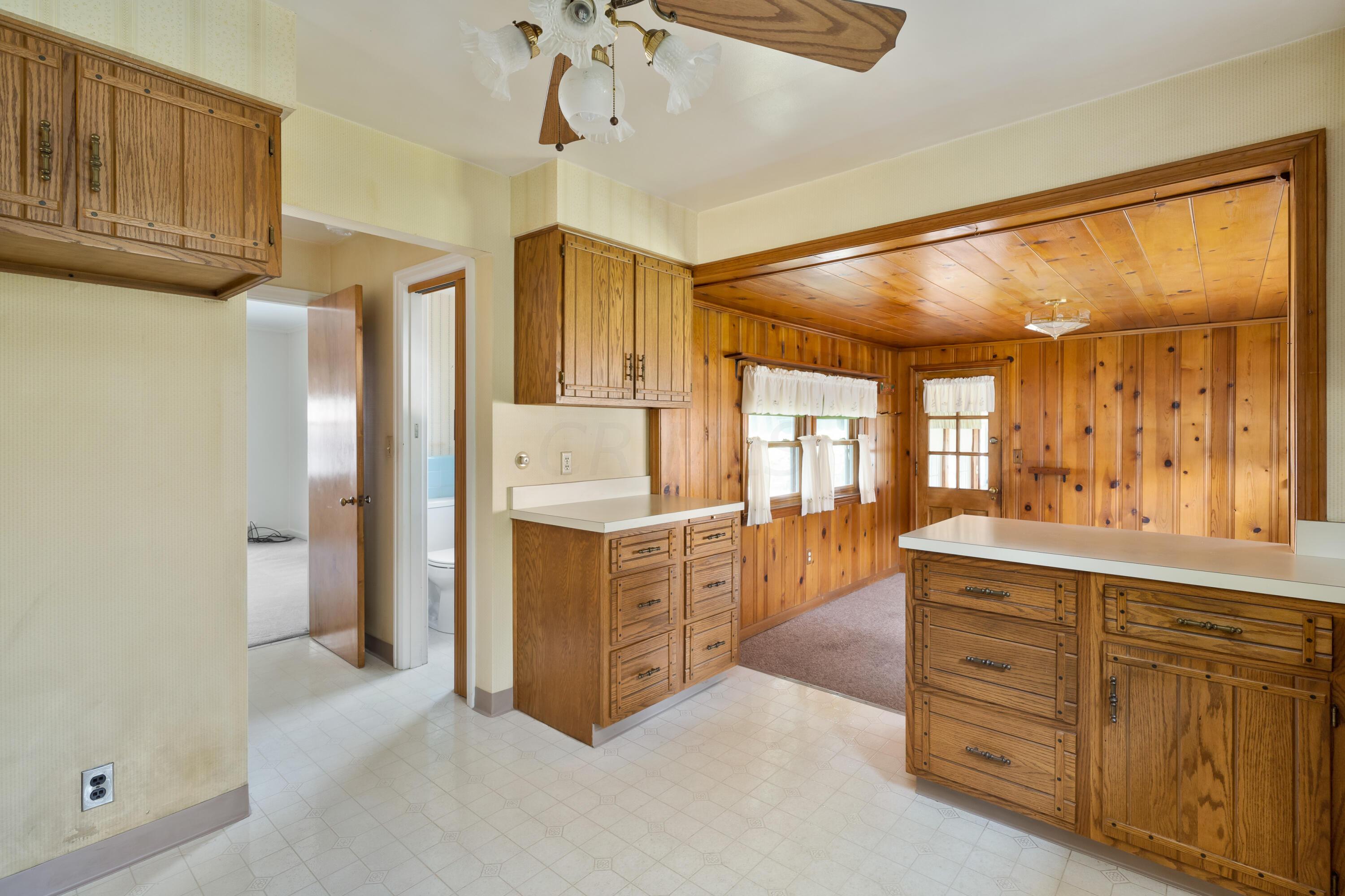 160 Nottingham Road Columbus, OH 43214 - Photo 8 of 20 160 Nottingham Rd_MLS_17