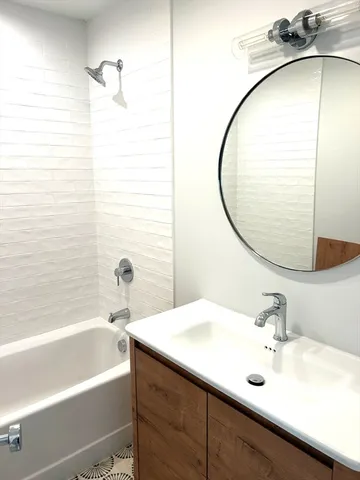 $2,950 | 40 Prospect Street, Unit 40, Amesbury, MA 01913