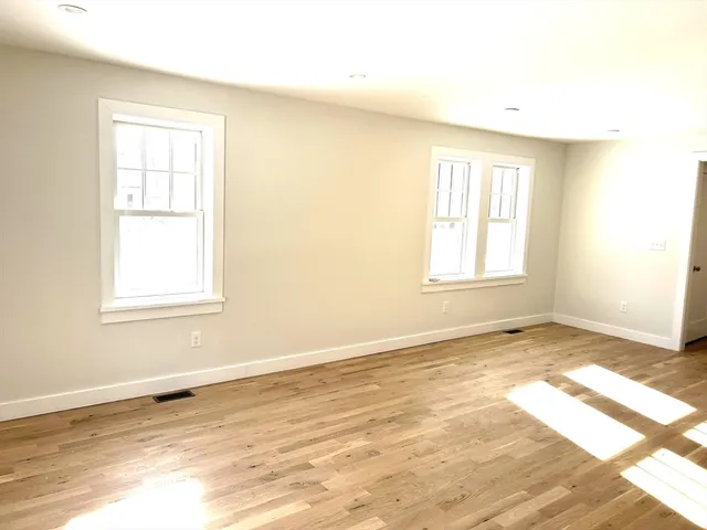 $2,950 | 40 Prospect Street, Unit 40, Amesbury, MA 01913