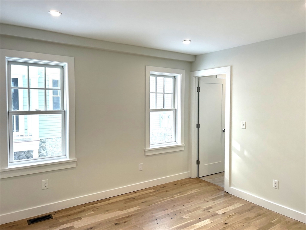 40 Prospect Street, Unit 40 Amesbury, MA 01913 - Photo 7 of 11