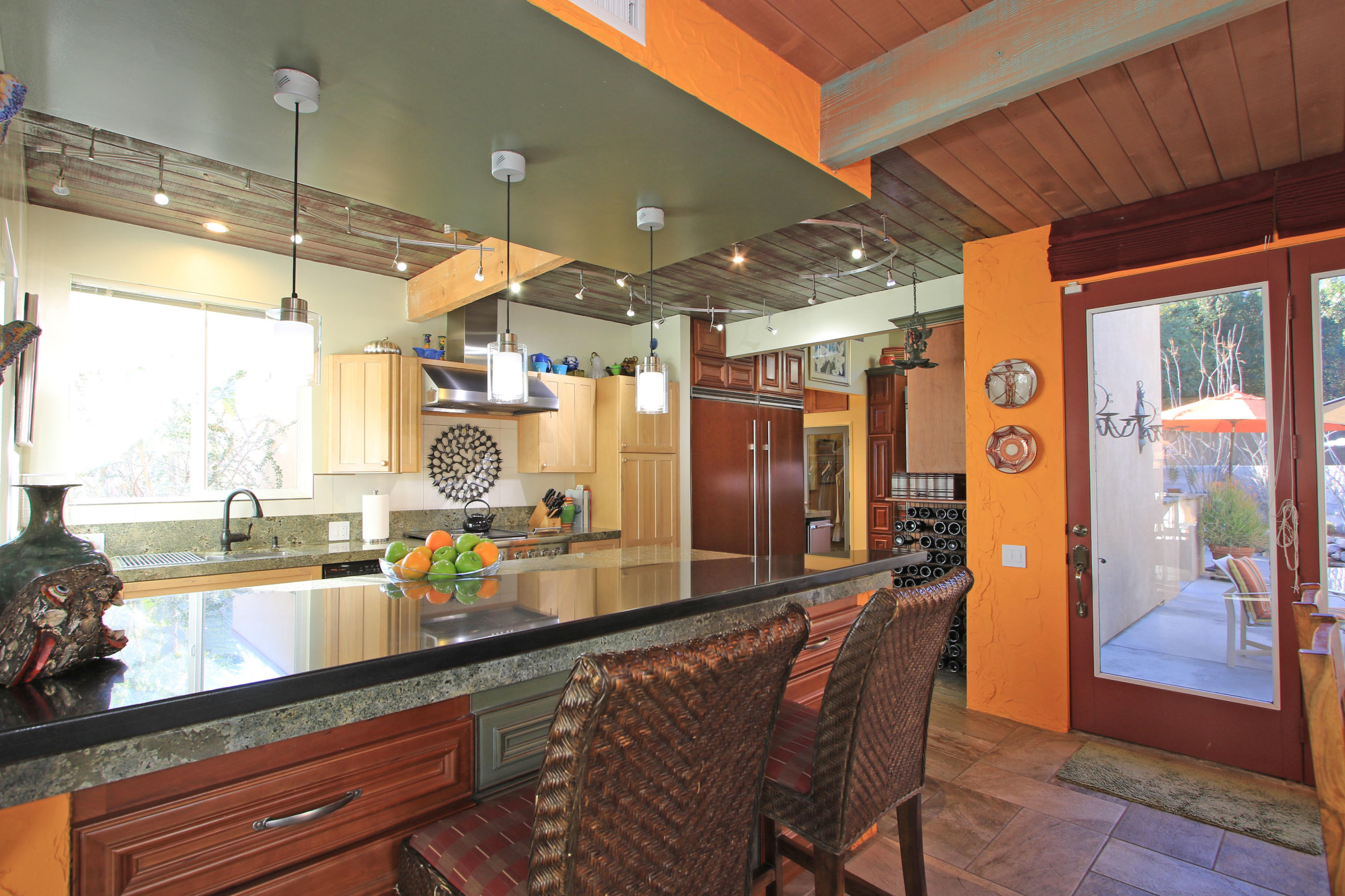 71421 Halgar Road Rancho Mirage, CA 92270 - Photo 18 of 43 Kitchen bar