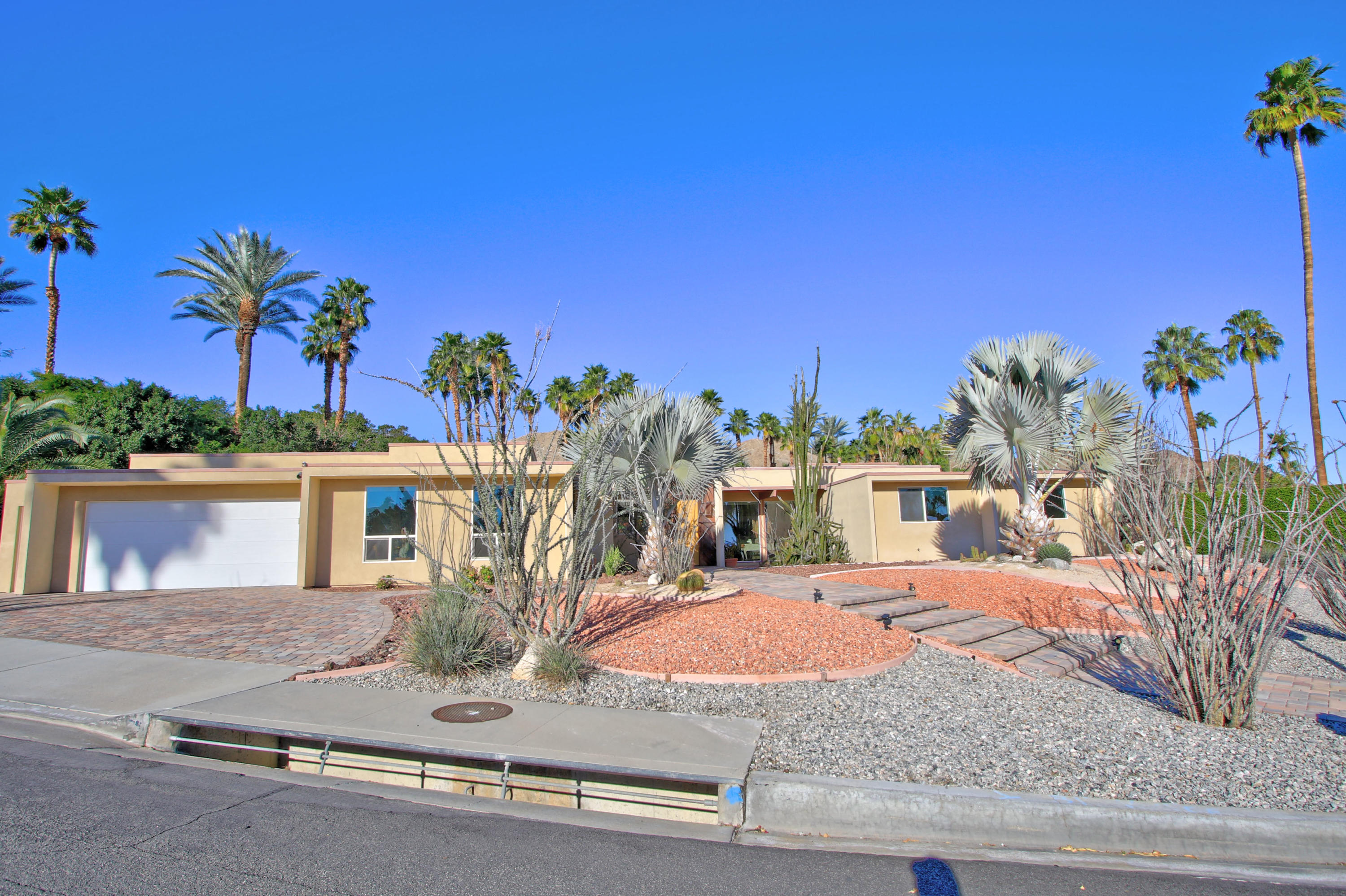 71421 Halgar Road Rancho Mirage, CA 92270 - Photo 2 of 43 AMAZING