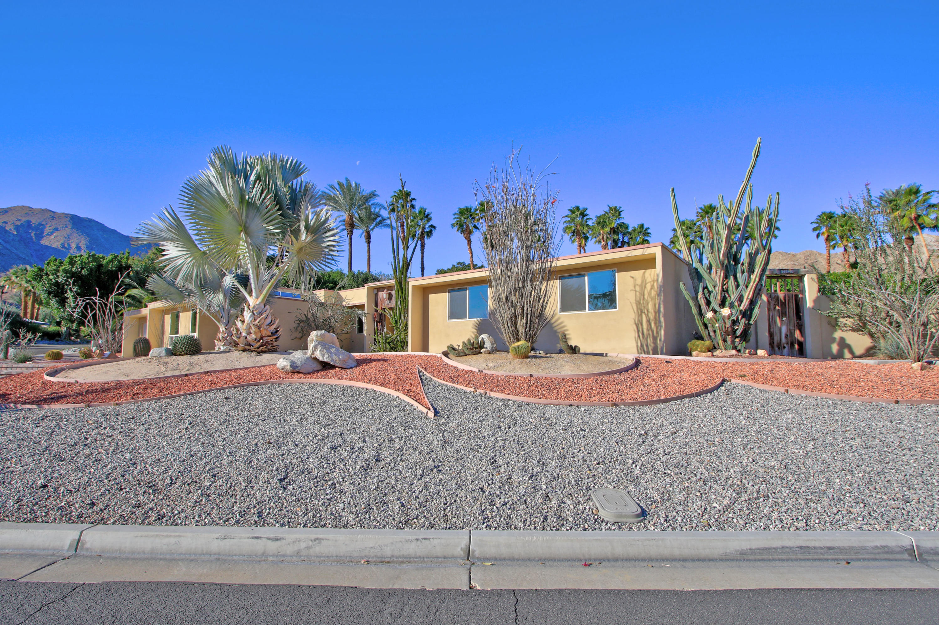 71421 Halgar Road Rancho Mirage, CA 92270 - Photo 42 of 43 LARGE FRONT AREA