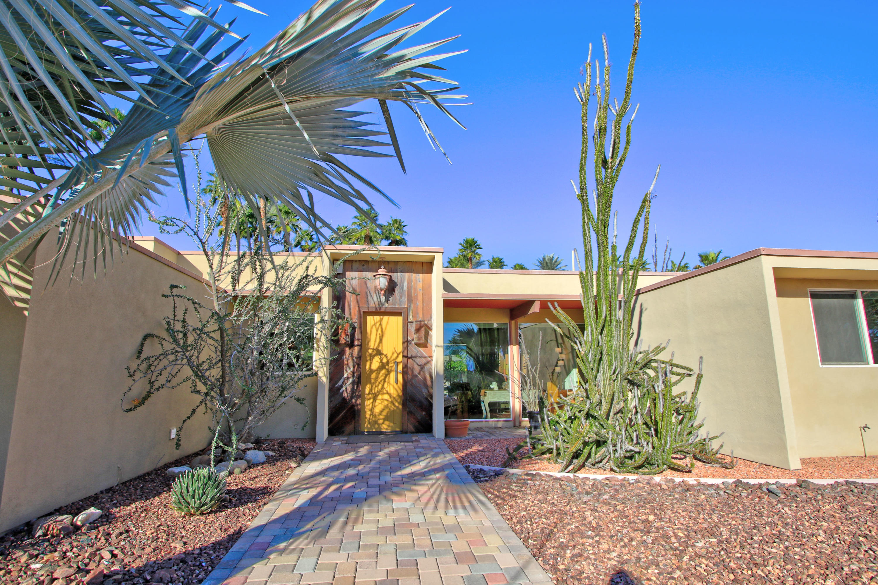 71421 Halgar Road Rancho Mirage, CA 92270 - Photo 8 of 43 entrance from exterior