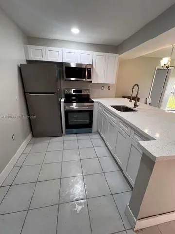 $2,300 | 6395 West 27th Court, Unit 102, Hialeah, FL 33016