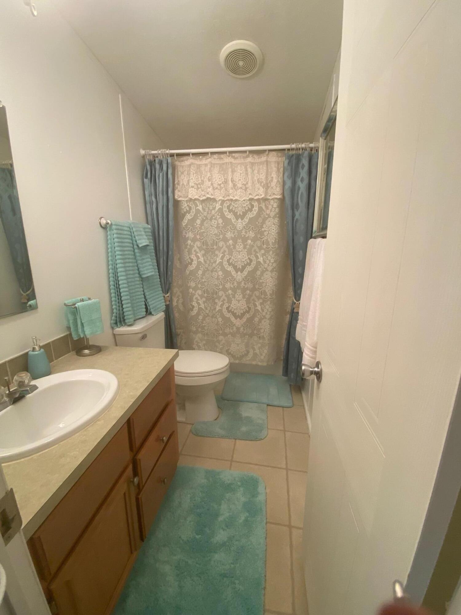 924 Salem Valley Road Ringgold, GA 30736 - Photo 23 of 35 hallbath