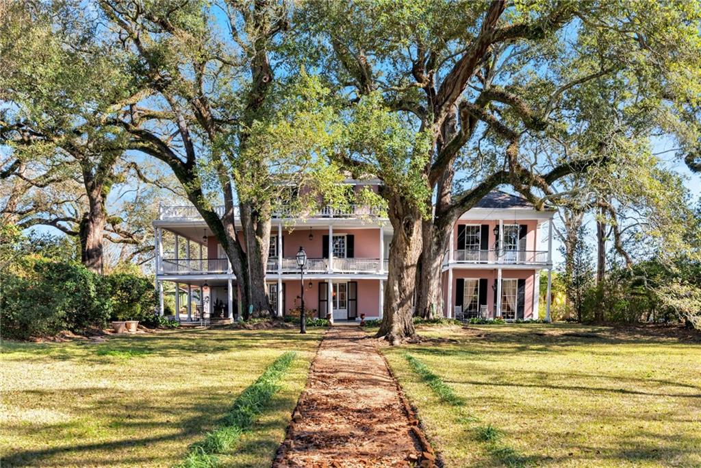 801 Washington Street Natchez, MS 39120 - Photo 1 of 56