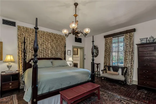 $1,265,000 | 801 Washington Street, Natchez, MS 39120