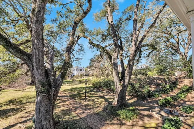 $1,265,000 | 801 Washington Street, Natchez, MS 39120