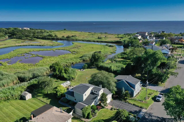 $859,000 | 243 South Dunton Avenue, East Patchogue, NY 11772