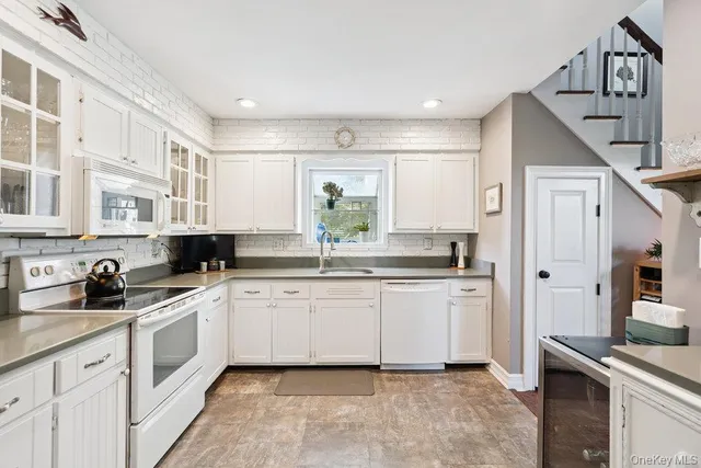 $859,000 | 243 South Dunton Avenue, East Patchogue, NY 11772