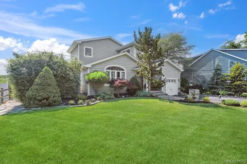 $859,000 | 243 South Dunton Avenue, East Patchogue, NY 11772