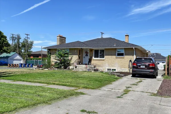 $389,000 | 301 East Ermina Avenue, Spokane, WA 99207