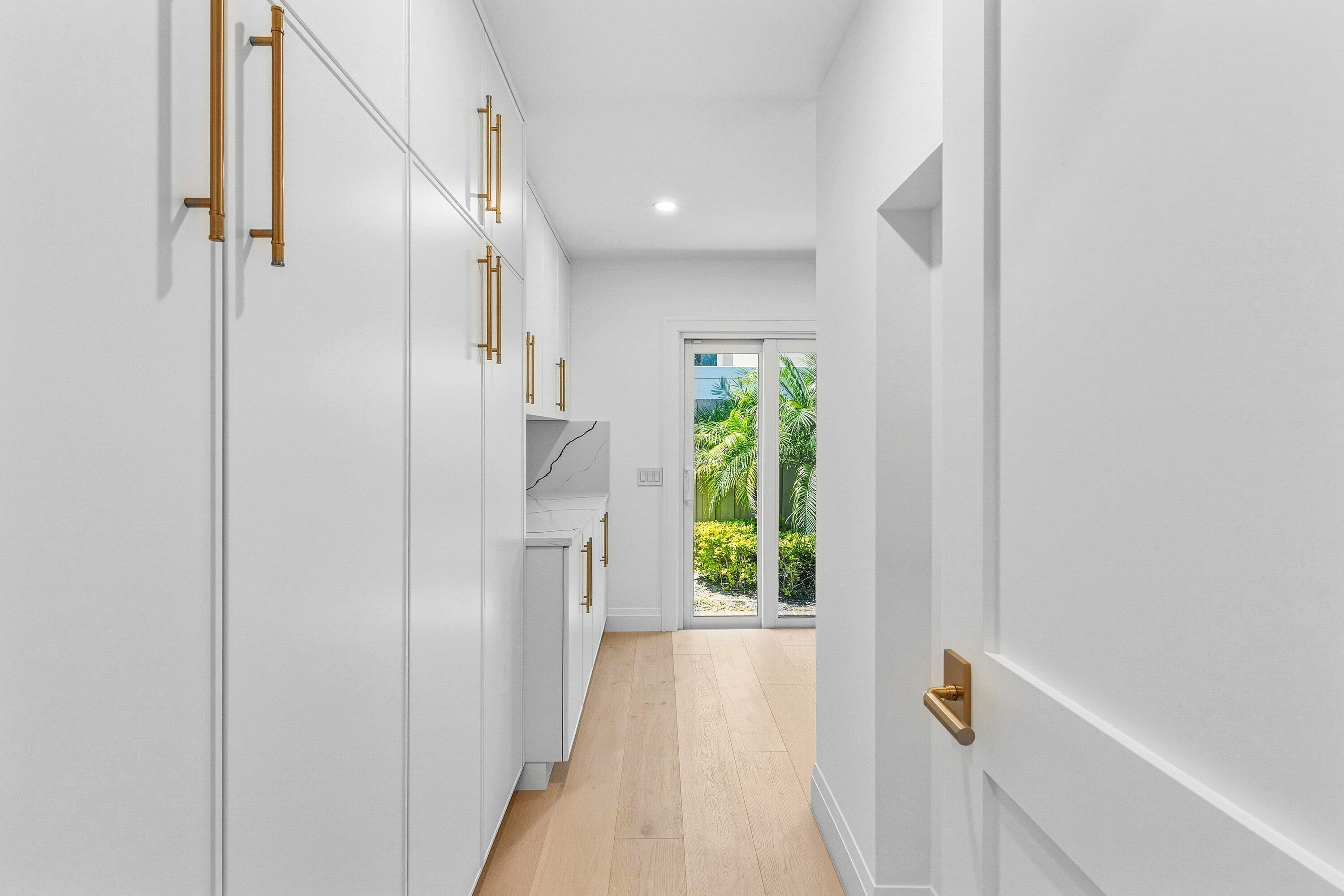 735 Northeast 6th Street Boca Raton, FL 33432 - Photo 16 of 43 016-735Northeast6thStreet-BocaRaton-FL-3