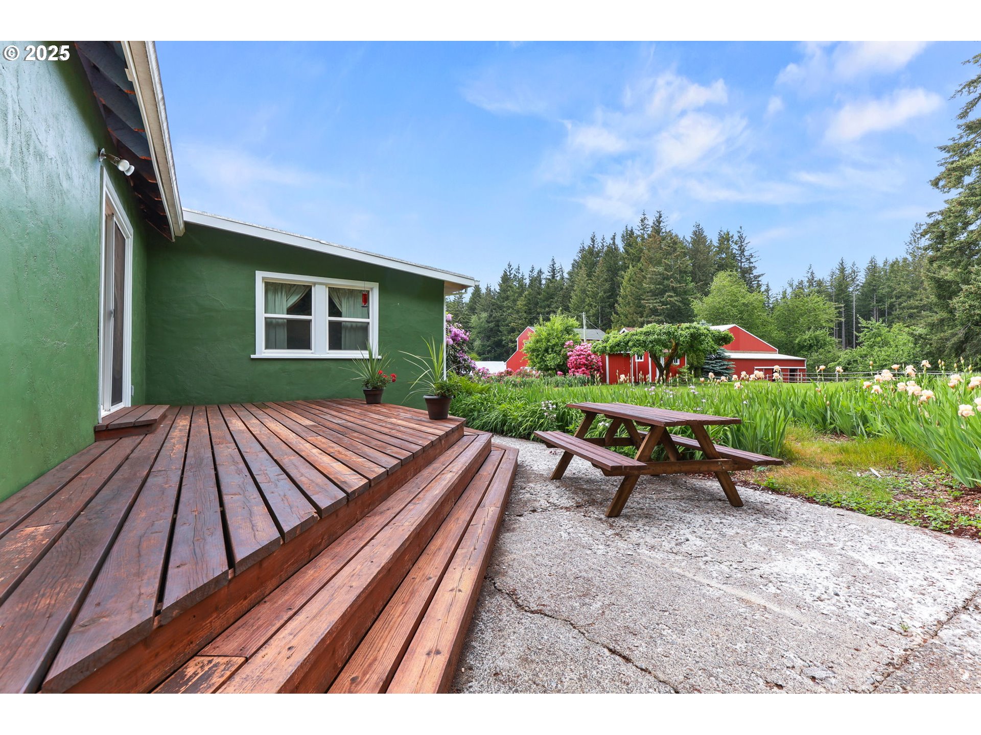 26011 South Morgan Road Estacada, OR 97023 - Photo 24 of 48 a view of outdoor sitting area with furniture and garden