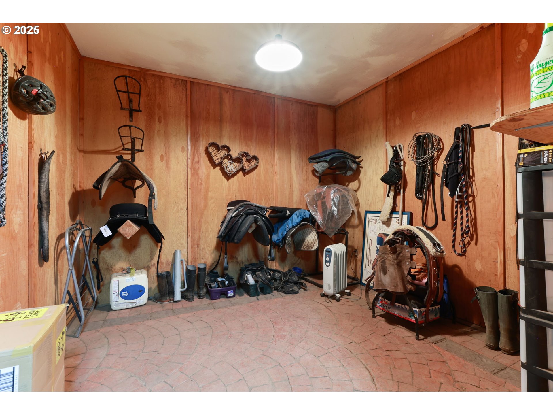26011 South Morgan Road Estacada, OR 97023 - Photo 36 of 48 a view of a room with gym equipment