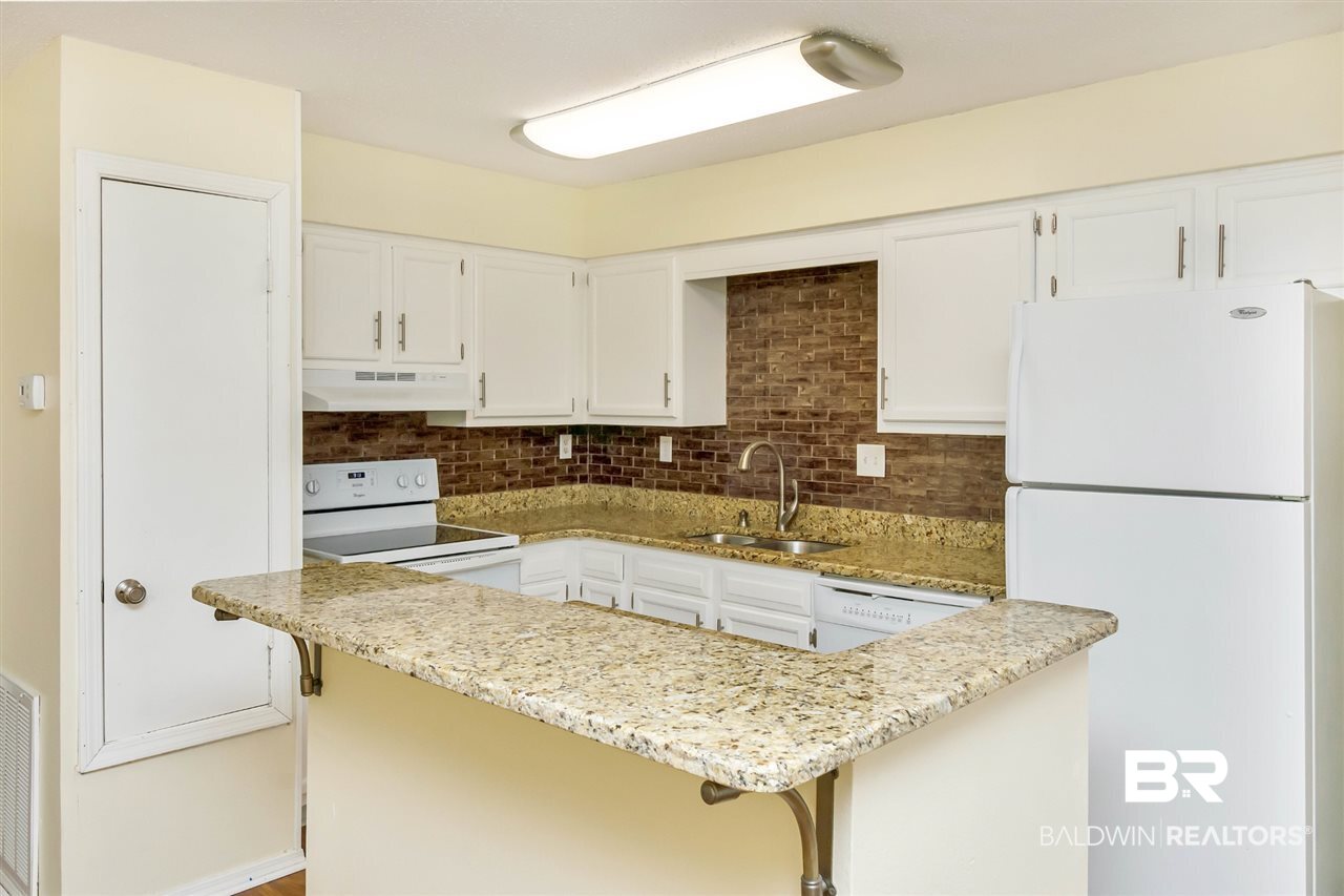 5608 Cottage Hill Road, Unit 214 Mobile, AL 36609 - Photo 7 of 31