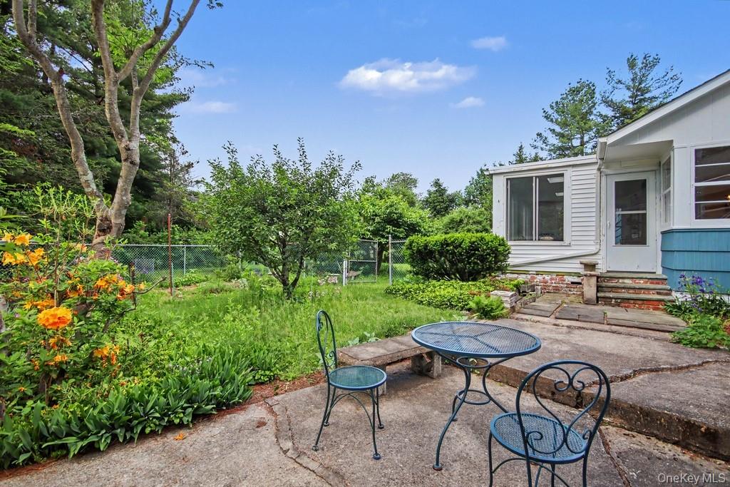 10 Lakeview Road Ossining, NY 10562 - Photo 33 of 38 View of Patio