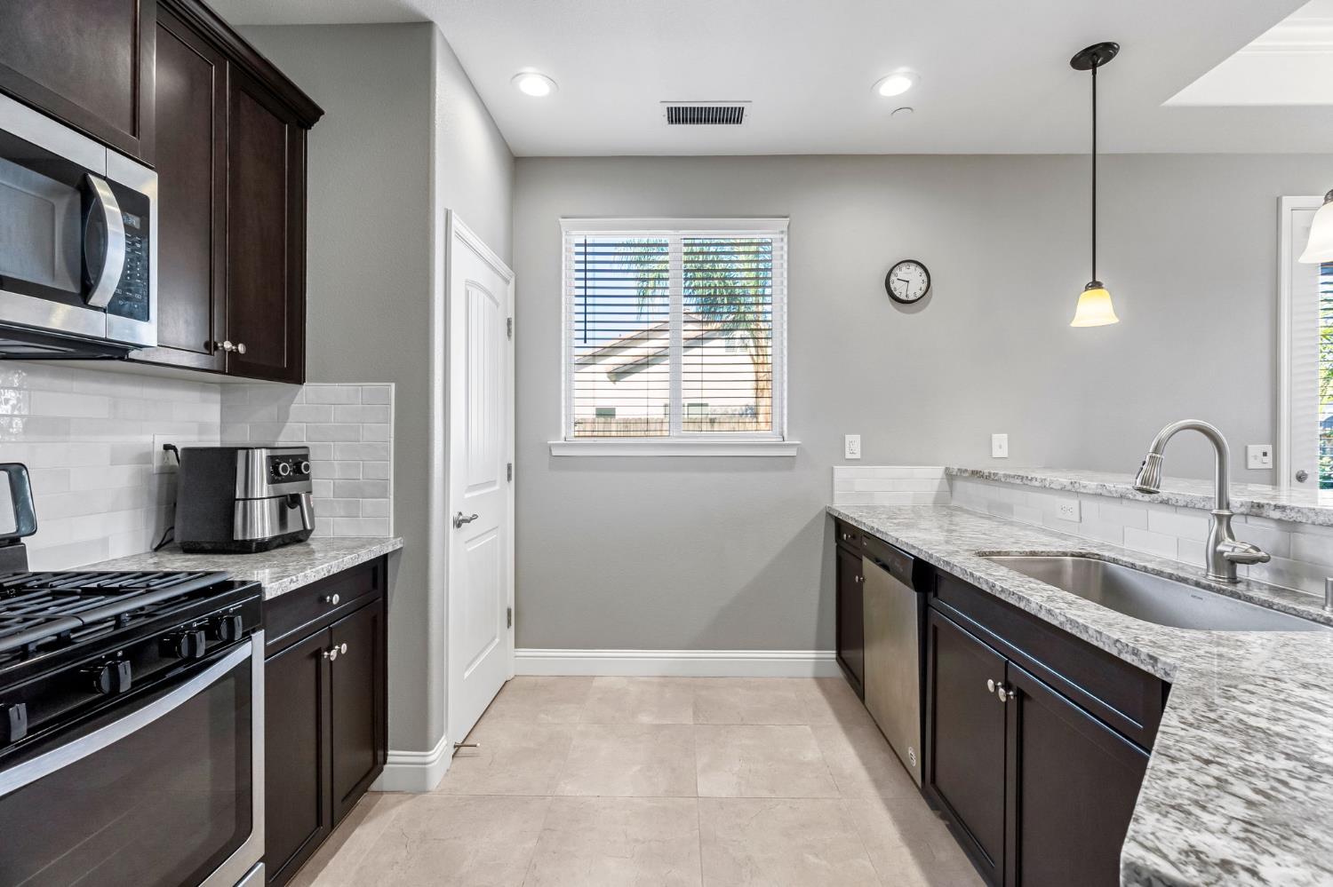 862 Bolinas Way Madera, CA 93637 - Photo 11 of 42