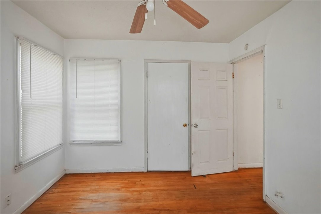 3633 Chestnut Street Corpus Christi, TX 78411 - Photo 9 of 22 a view of an empty room