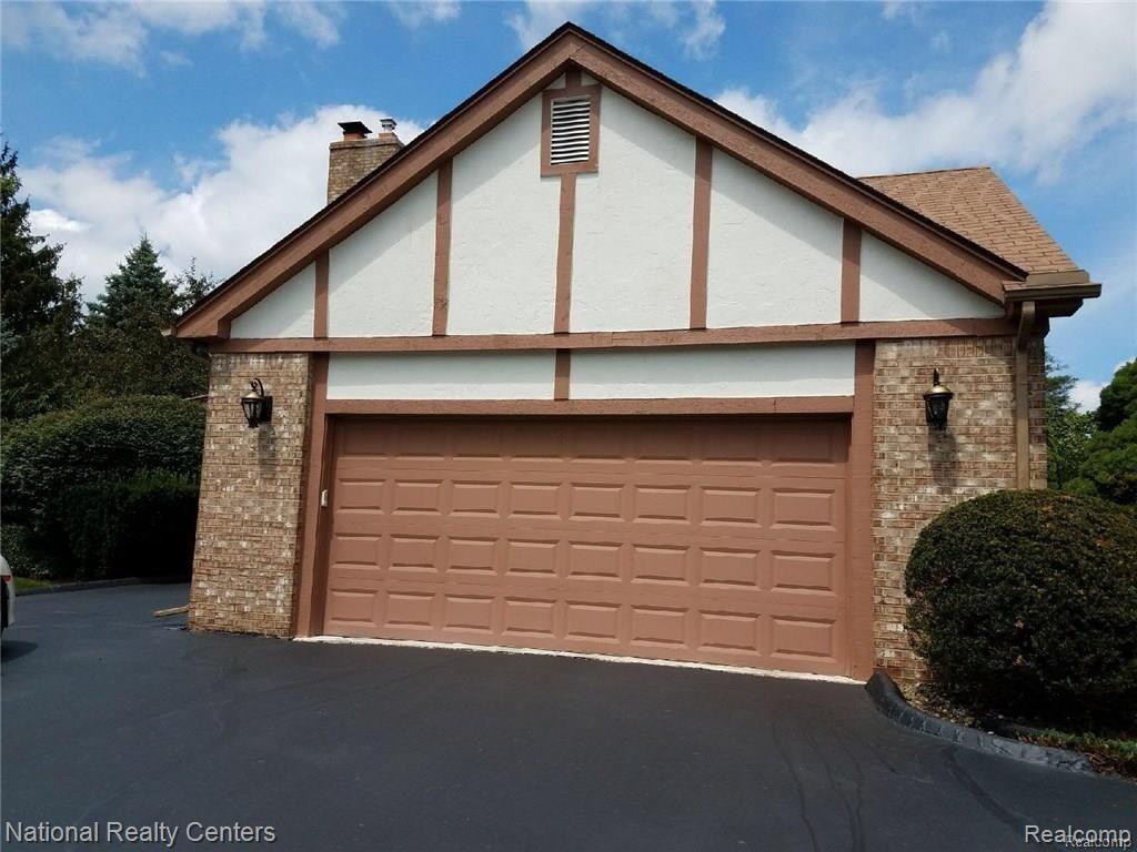 31101 Claymore Road Farmington Hills, MI 48331 - Photo 4 of 36